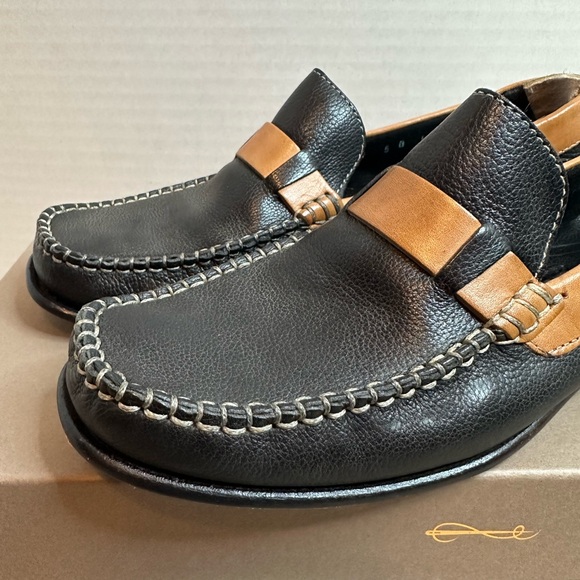 Cole Haan Black and Tan Leather Loafers, size 5, pre loved - Picture 2 of 7